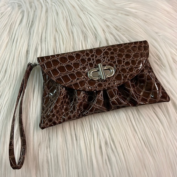 MSC Mainstreet Collection Purse, Wristlet / Wallet - EUC - Picture 1 of 5